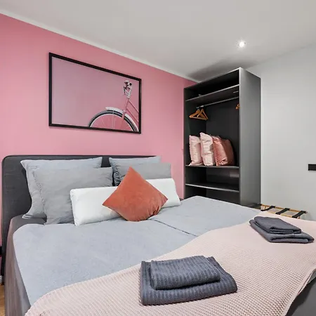 Edler Wohnraum Schlossteich-Suite 3 Sz Mit Zwei Balkonen, Kaffeevollautomat, Kamin, Klima, Lift & Zwei Parkplaetzen Chemnitz Extérieur photo
