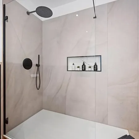 Edler Wohnraum Schlossteich-Suite 3 Sz Mit Zwei Balkonen, Kaffeevollautomat, Kamin, Klima, Lift & Zwei Parkplaetzen Chemnitz Extérieur photo