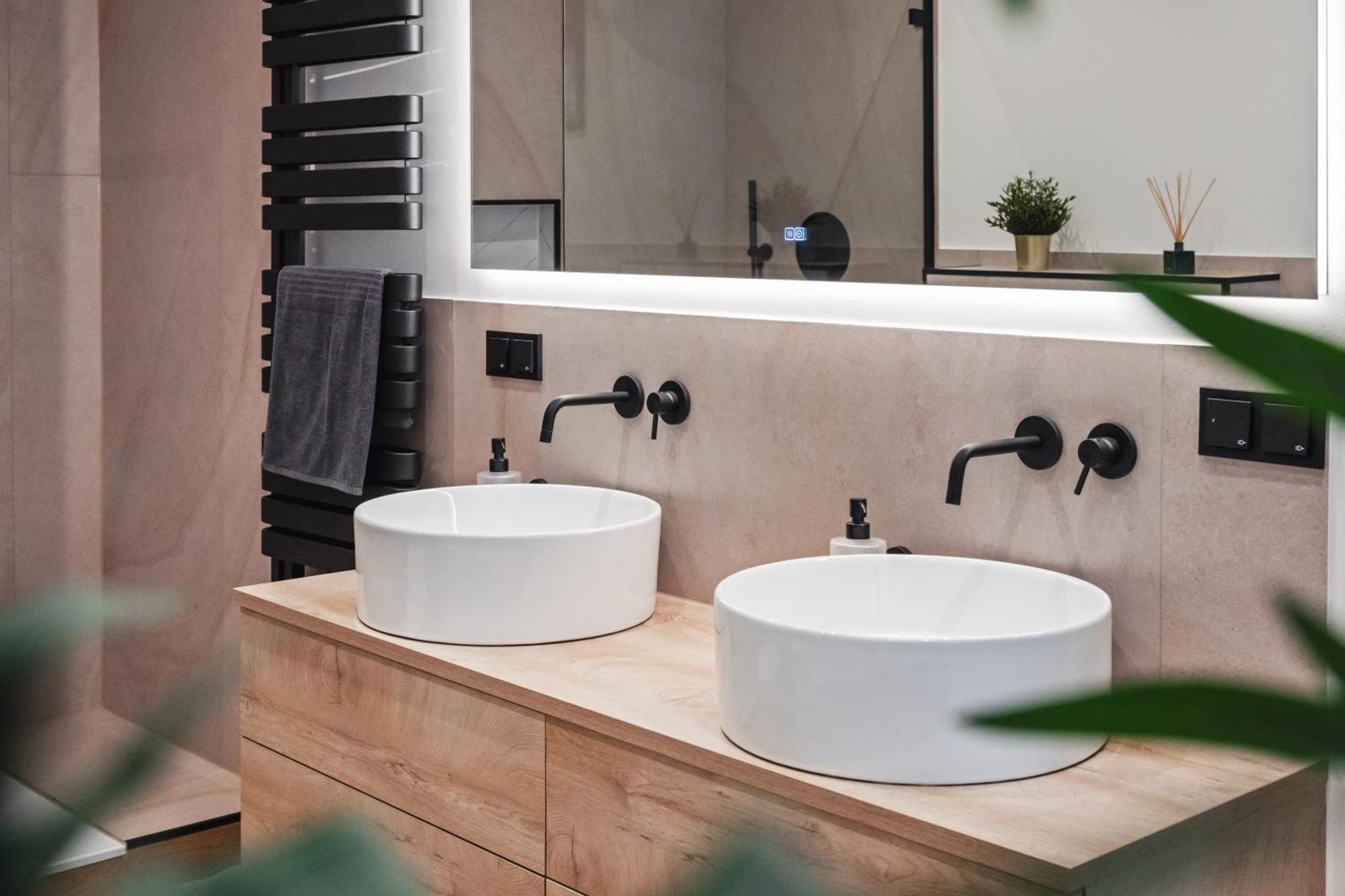 Apartment Edler Wohnraum Schlossteich-suite 3 Sz Mit Zwei Balkonen, Kaffeevollautomat, Kamin, Klima, Lift & Zwei Parkplaetzen *
