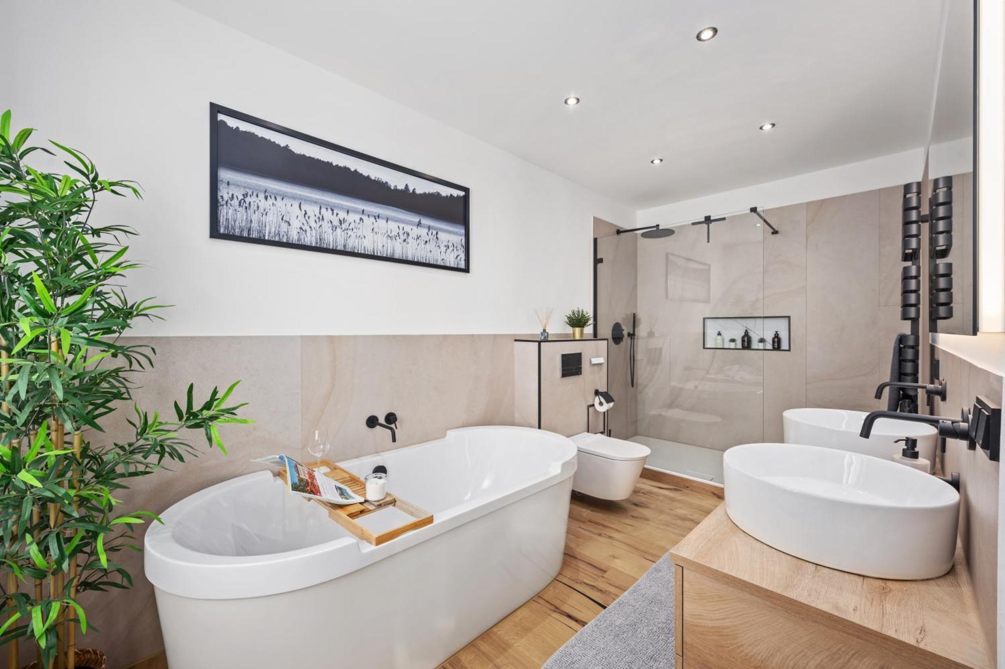 Edler Wohnraum Schlossteich-suite 3 Sz Mit Zwei Balkonen, Kaffeevollautomat, Kamin, Klima, Lift & Zwei Parkplaetzen Apartment *